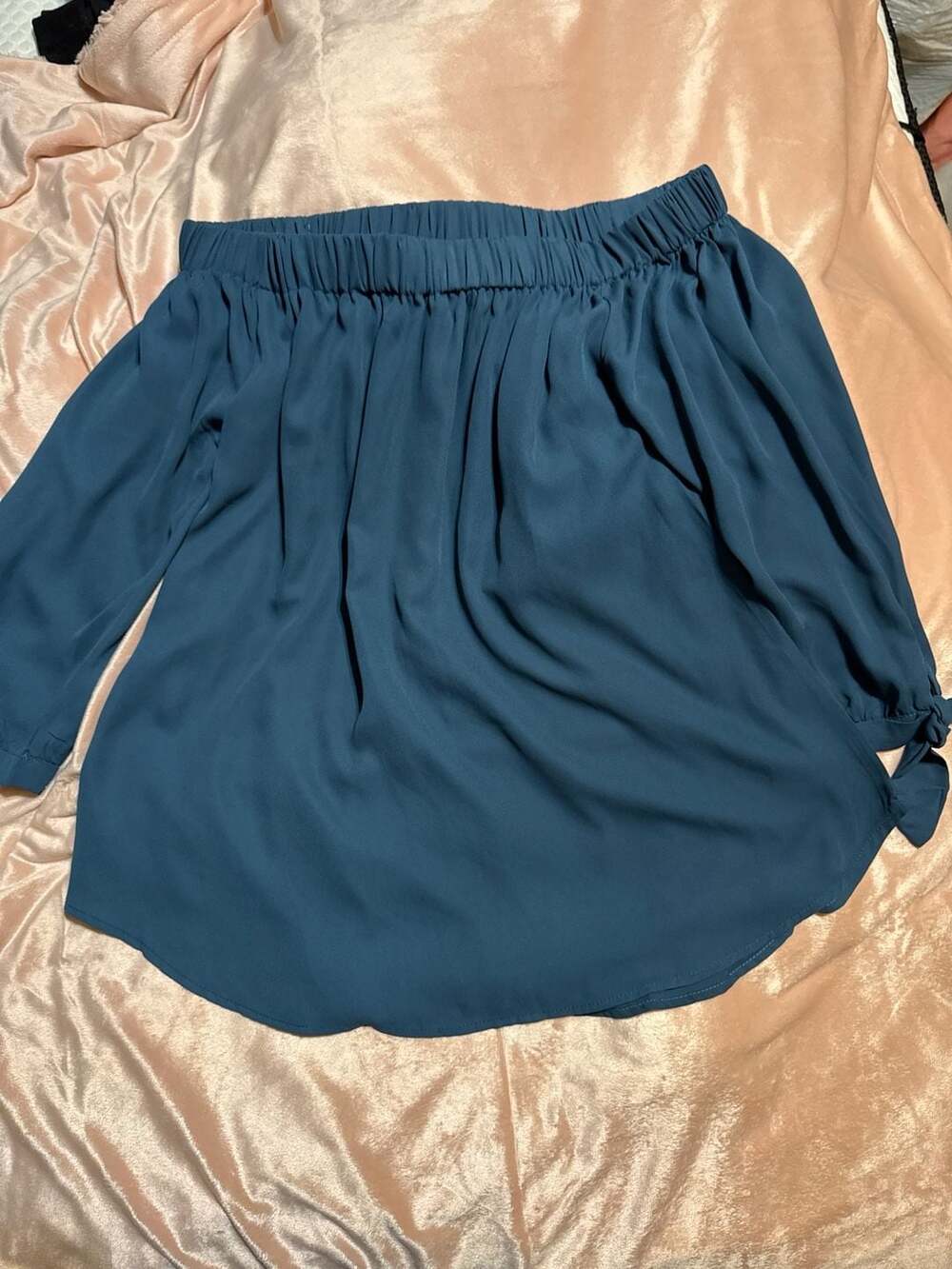 Wishlist Apparel Teal Off-The-Shoulder Tie-Cuff Blouse Size S